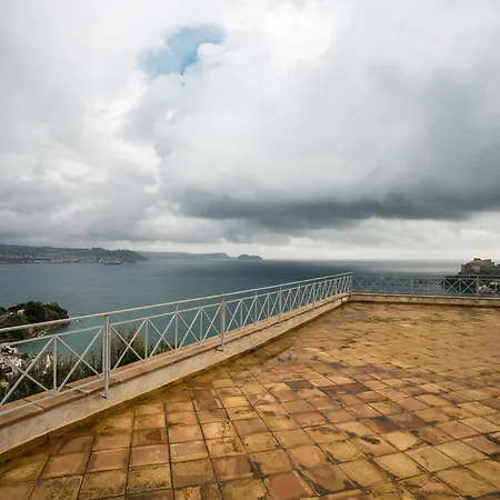 Baia Dei Cesari バーコリ
