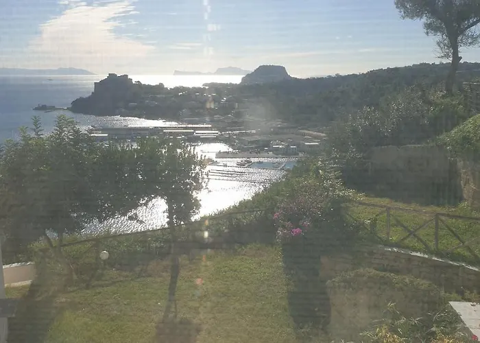 Baia Dei Cesari バーコリ